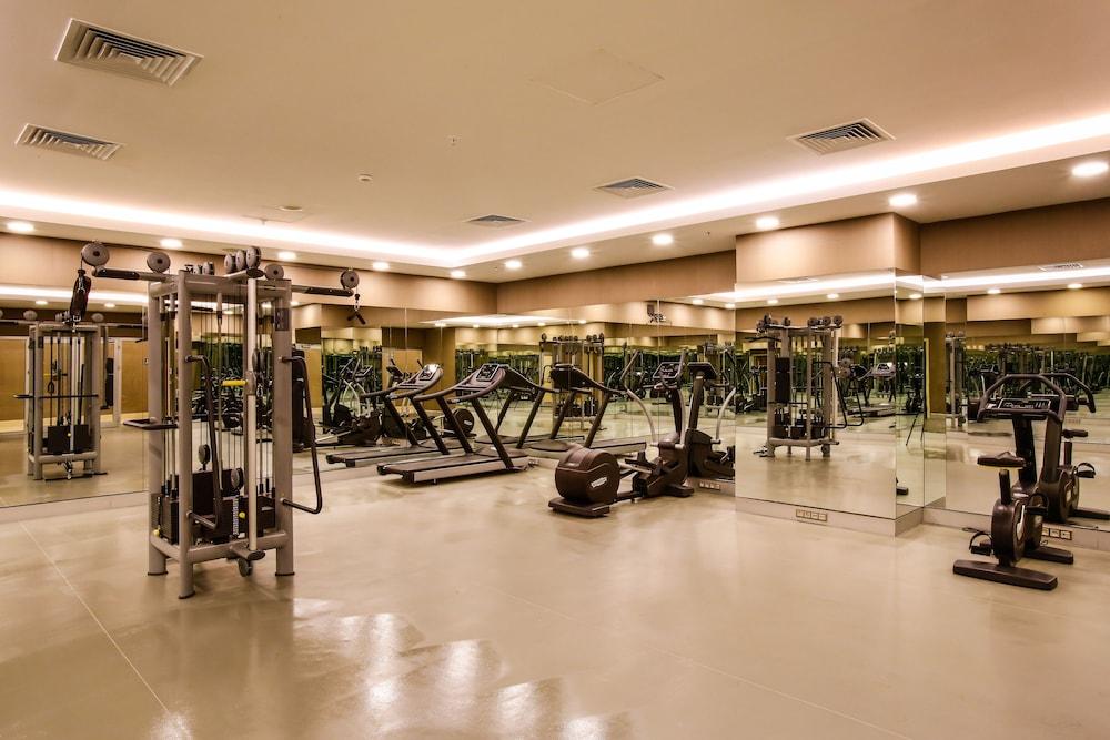 데데만 보스탄시 이스탄불 호텔&컨벤션 센터 외부 사진 The gym at the hotel